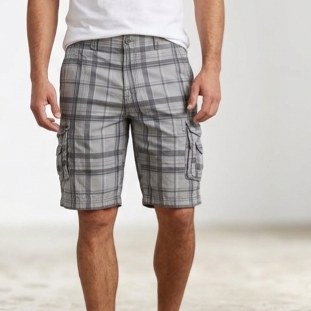 Distillery Men's Gray Plaid Cargo Shorts Size 40  XXL